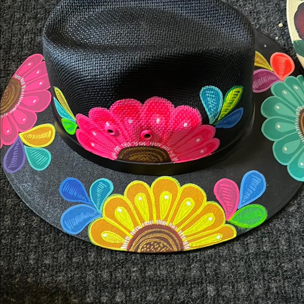 New Classic Stylish Women's Hat Collection - Black, Pink, Cream Hand painted . - Picture 6 of 12